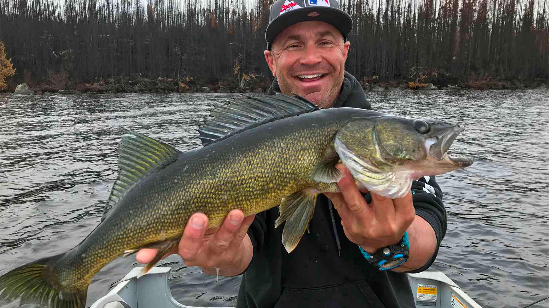 air-tamarac_pourvoirie-canadienne-de-chasse-peche-taxi-aerien_peche-lac-hebert_forfaits