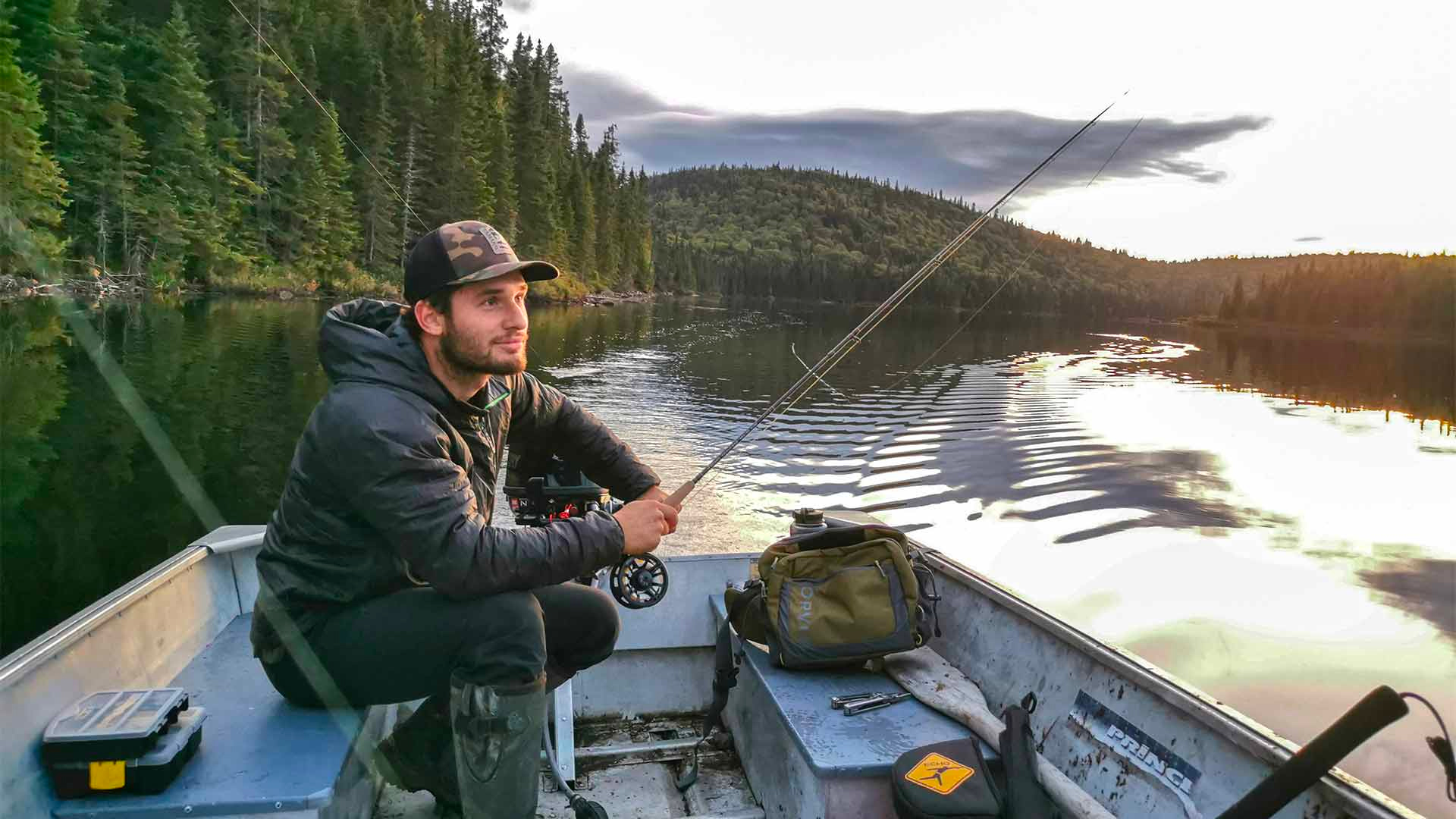 air-tamarac_pourvoirie-canadienne-de-chasse-peche-taxi-aerien_peche-lac-sauterelle_forfaits