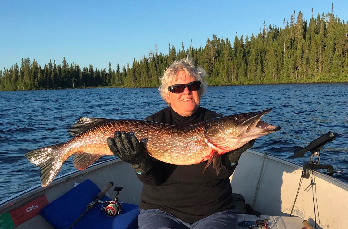 air-tamarac_pourvoirie-canadienne-de-chasse-peche-taxi-aerien_peche-reservoir-gouin_bandeau2